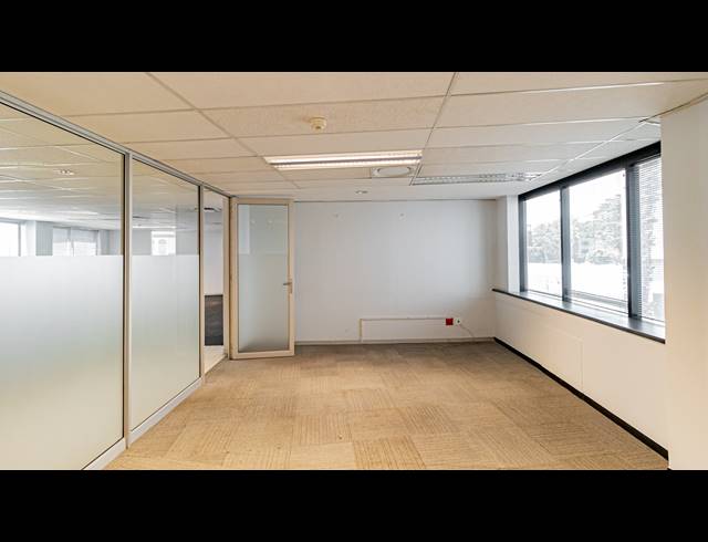 3,330M² OFFICE TO LET IN ROSEBANK